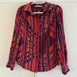 Trina Turk 100% silk buttoned shirt in colorful geometric abstract print